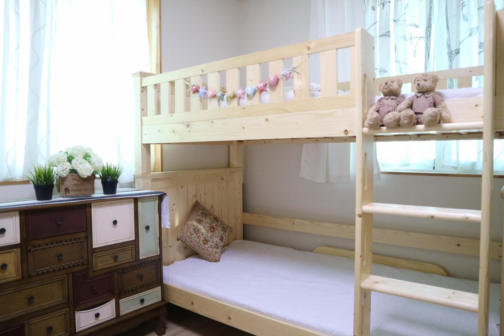 Incheon Airport Mr Kim Guest House Экстерьер фото