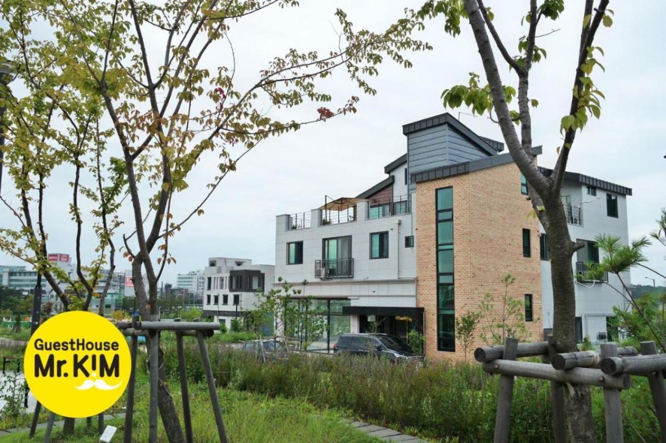 Incheon Airport Mr Kim Guest House Экстерьер фото