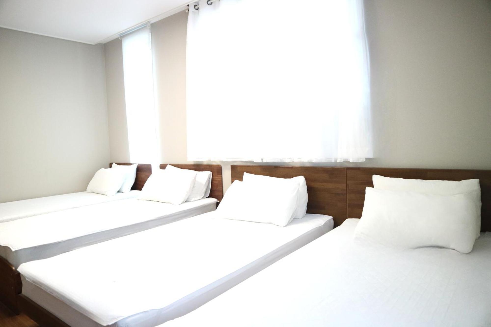 Incheon Airport Mr Kim Guest House Экстерьер фото